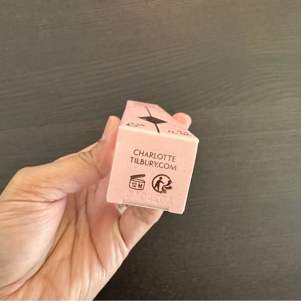 NWT Charlotte Tilbury Matte Beauty Blush Wand - Pillow Talk sz 12mL